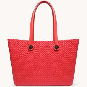 Versa Tote - Textured Carrie - Watermelon, brand new